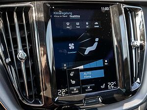 Volvo  B4 R Design AWD PANO 21° H/K PILOT