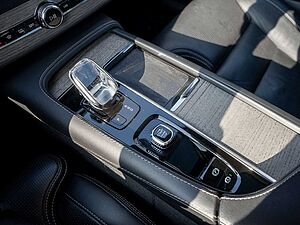 Volvo  T8 Plus Dark Plug-In Hybrid HGSD AHK