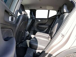 Volvo  B3 Plus Dark