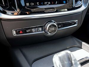 Volvo  B5 Plus Dark AWD