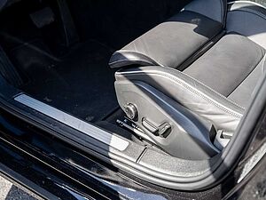 Volvo  B5 Plus Dark AWD