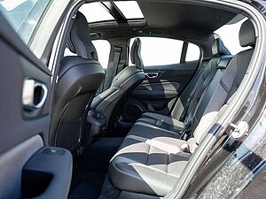 Volvo  B5 Plus Dark AWD