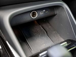 Volvo  B4 Plus Dark MEMORY ACC H/K