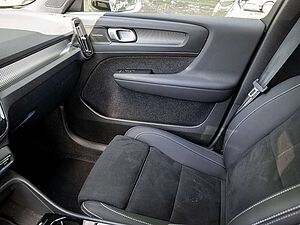 Volvo  B4 Plus Dark MEMORY ACC H/K