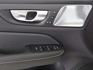 Volvo  T8 Ultimate Dark HUD 360° B&W PANO