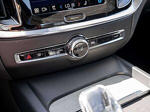 Volvo  B5 Ultimate Dark AWD HUD 360-GRAD-KAMERA