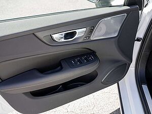 Volvo  B5 Ultimate Dark AWD HUD 360-GRAD-KAMERA