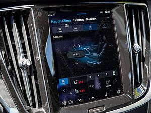 Volvo  B5 Ultimate Dark AWD ACC HUD PANO 360°