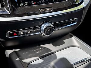 Volvo  B5 Ultimate Dark AWD ACC HUD PANO 360°