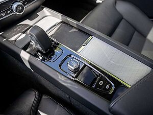 Volvo  B5 Ultimate Dark AWD ACC HUD PANO 360°