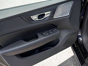 Volvo  B5 Ultimate Dark AWD ACC HUD PANO 360°