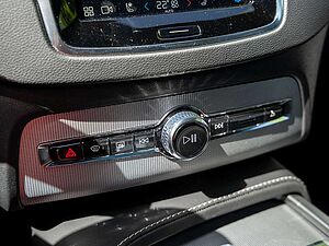Volvo  T8 Ultra Dark Recharge AWD STANDHZ PANO