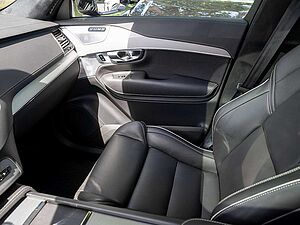 Volvo  T8 Ultra Dark Recharge AWD STANDHZ PANO