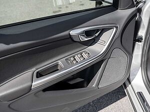 Volvo  D4 Linje Svart MEMORY HGSD FACELIFT