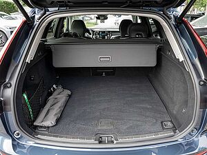 Volvo  T8 Plus Dark Recharge Plug-In Hybrid AWD