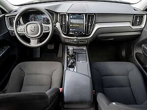 Volvo  B4 Momentum Pro