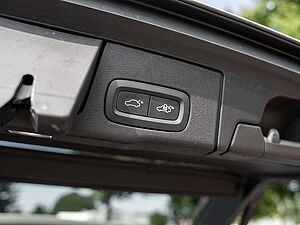 Volvo  B4 Core GJR HUD SHZ RÜCKFAHRKAMERA