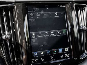 Volvo  T4 R-Design B&W AHK HEAD-UP DISPLAY