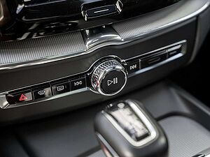 Volvo  T4 R-Design B&W AHK HEAD-UP DISPLAY