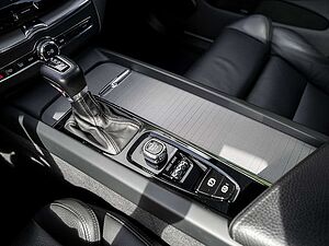 Volvo  T4 R-Design B&W AHK HEAD-UP DISPLAY