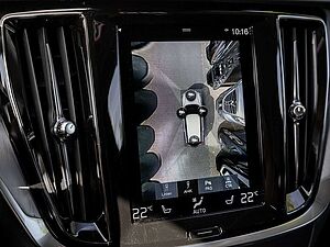 Volvo  B4 Momentum Pro NAVI AHK TOTW 360°
