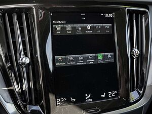 Volvo  B4 Momentum Pro NAVI AHK TOTW 360°