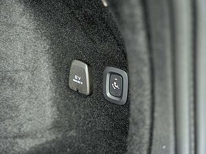 Volvo  B4 Momentum Pro NAVI AHK TOTW 360°
