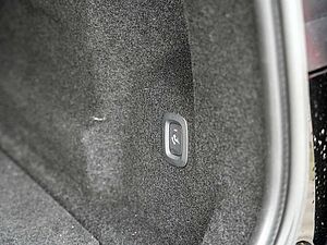 Volvo  B4 R-Design Pano-Dach / 21 ' Alu / AHK