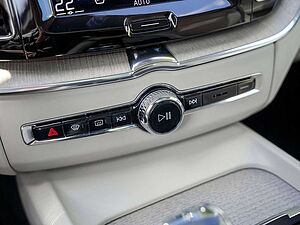 Volvo  T8 Recharge AWD Inscription HGSD B&W