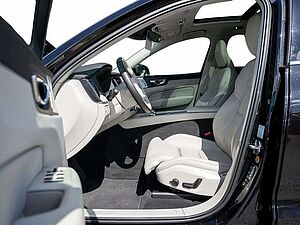 Volvo  T8 Recharge AWD Inscription HGSD B&W