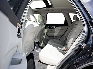Volvo  T8 Recharge AWD Inscription HGSD B&W