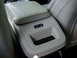 Volvo  T8 Recharge AWD Inscription HGSD B&W