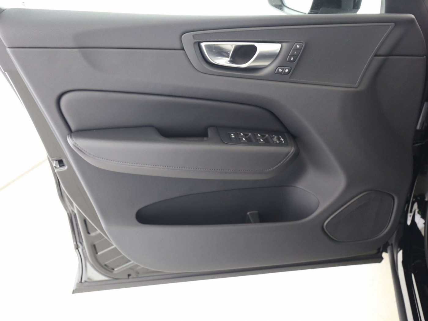 Volvo  Core B4 Mild-Hybrid Diesel AHK Standh