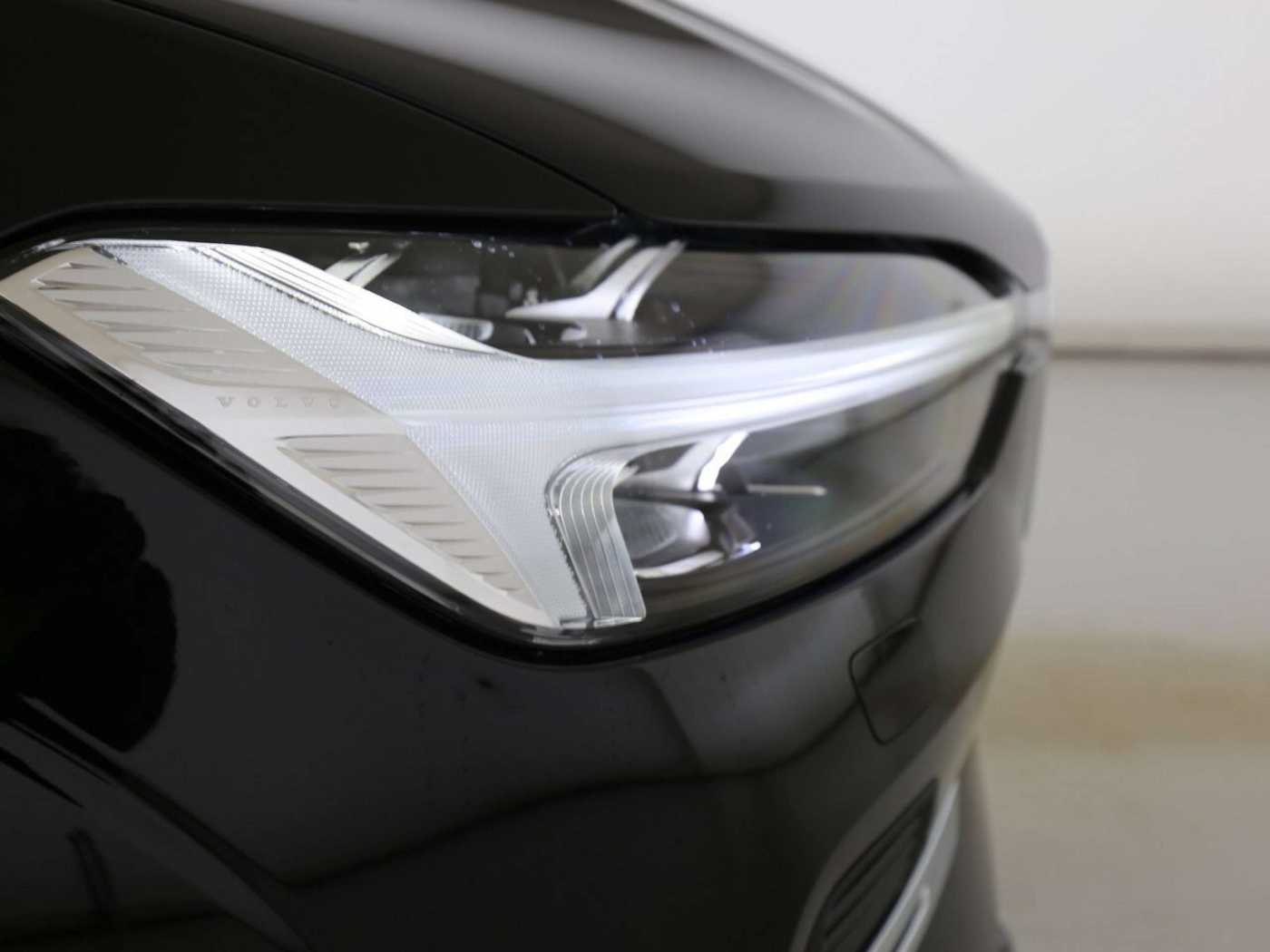 Volvo  Core B4 Mild-Hybrid Diesel AHK Standh