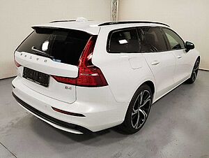 Volvo  B4 Diesel Plus Dark harman/kardon Thors-Hammer