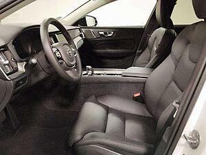 Volvo  B4 Diesel Plus Dark harman/kardon Thors-Hammer