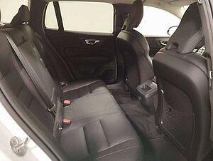 Volvo  B4 Diesel Plus Dark harman/kardon Thors-Hammer