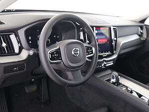 Volvo  XC60 B5 AWD Plus Dark 360Kam H&K Sou. Licht-Pak.