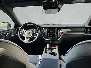 Volvo  V60 B4 AWD Cross Country Pro B B&W Pano HeadUp