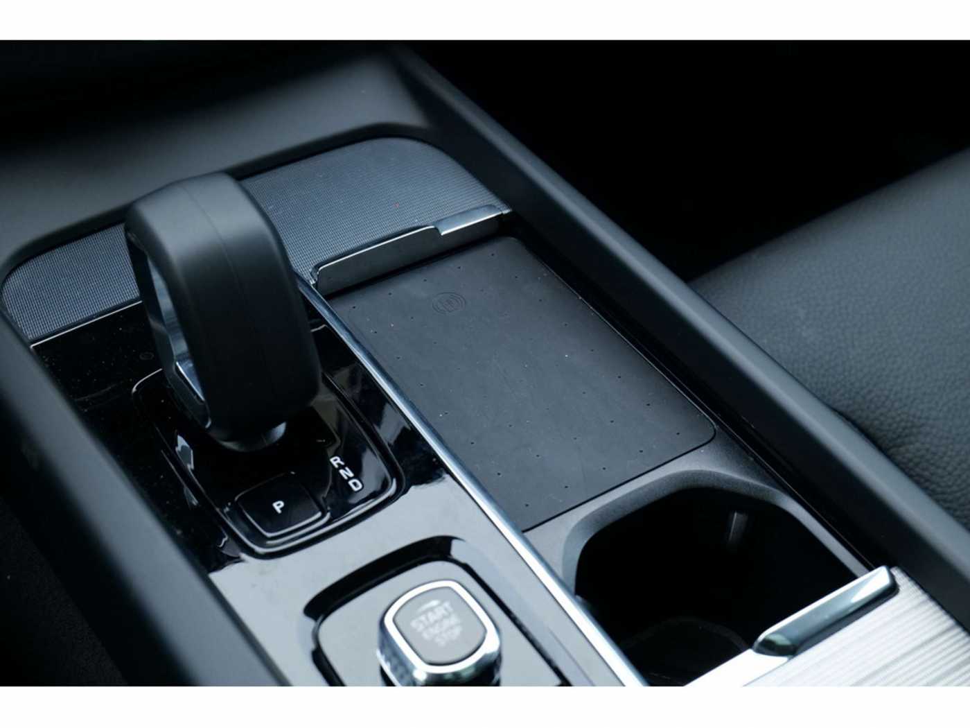 Volvo  T6 AWD Plus Dark Recharge Plug-In Hybrid AWD