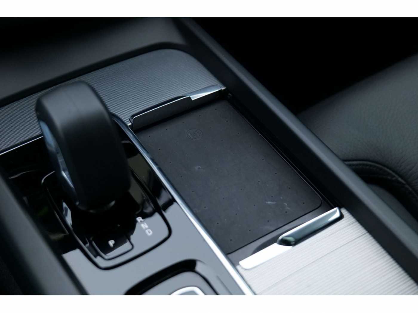 Volvo  T8 Ultra Dark Recharge Plug-In Hybrid AWD