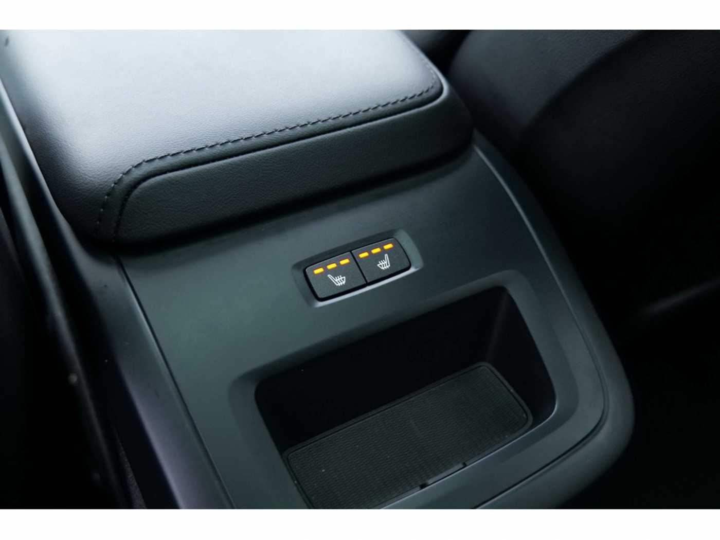 Volvo  T8 Ultra Dark Recharge Plug-In Hybrid AWD