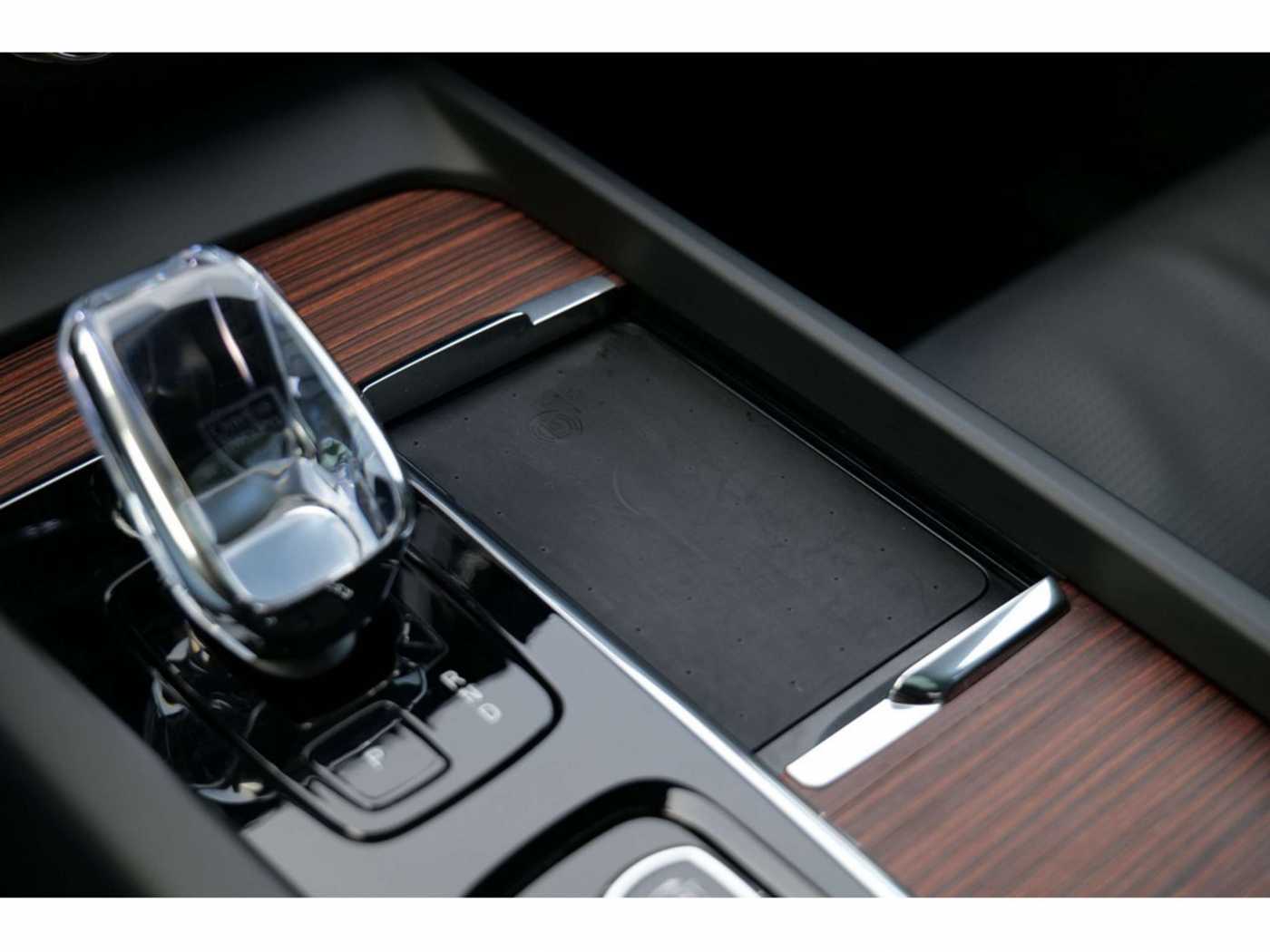 Volvo  T8 Ultra Dark Recharge Plug-In Hybrid AWD
