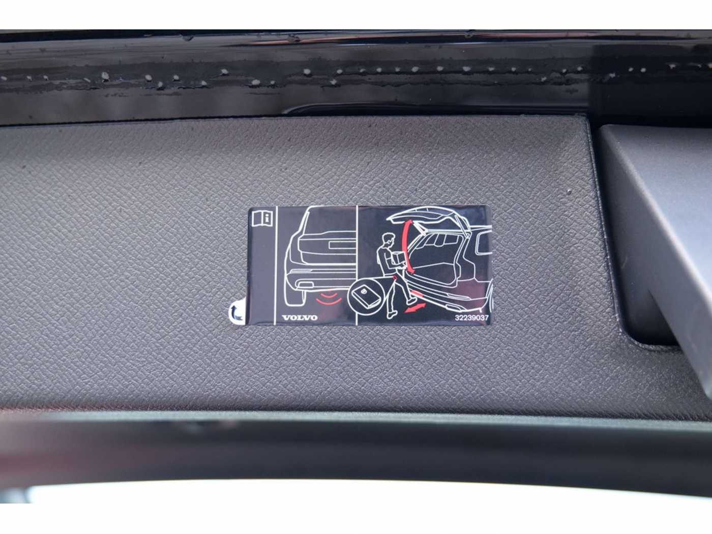 Volvo  T8 Plus Bright Recharge Plug-In Hybrid AWD