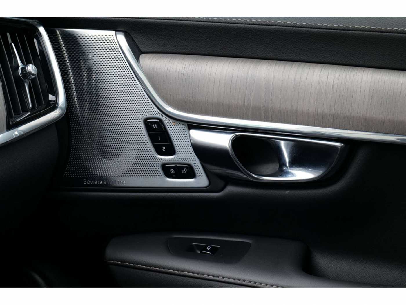 Volvo  B5 Ultimate Bright AWD STANDHZ LED 360°
