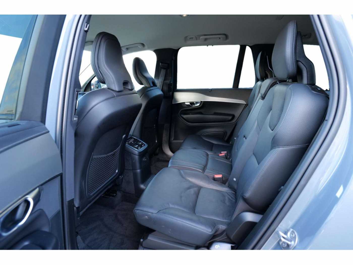Volvo  T8 Plus Dark Recharge Plug-In Hybrid AWD