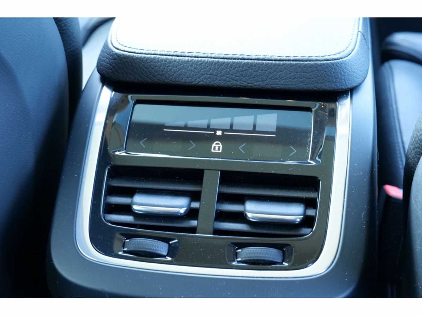 Volvo  T8 Inscription Expression Recharge Plug-In Hybrid