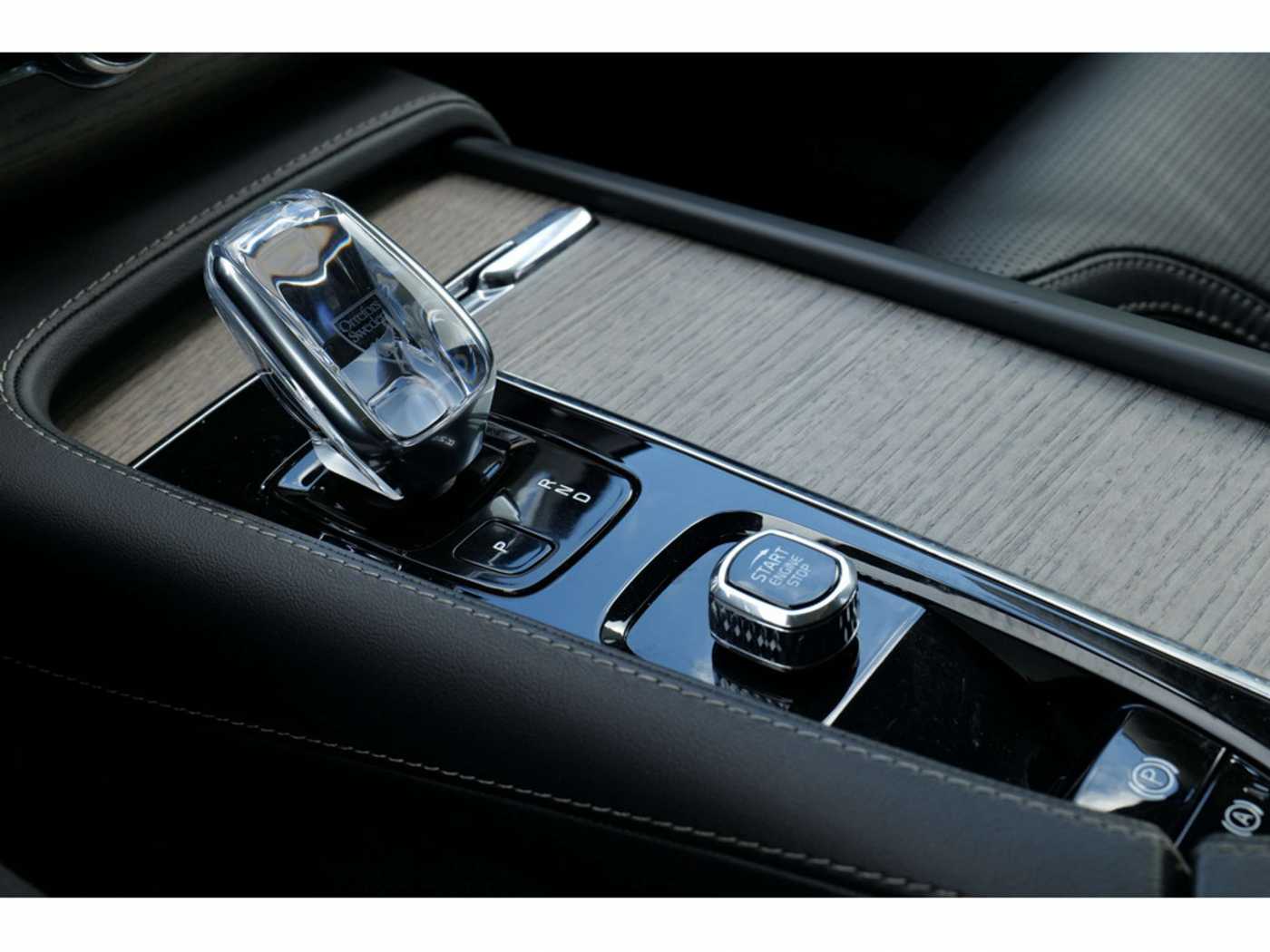Volvo  T8 Longe Range Plus Bright Plug-In Hybrid AWD