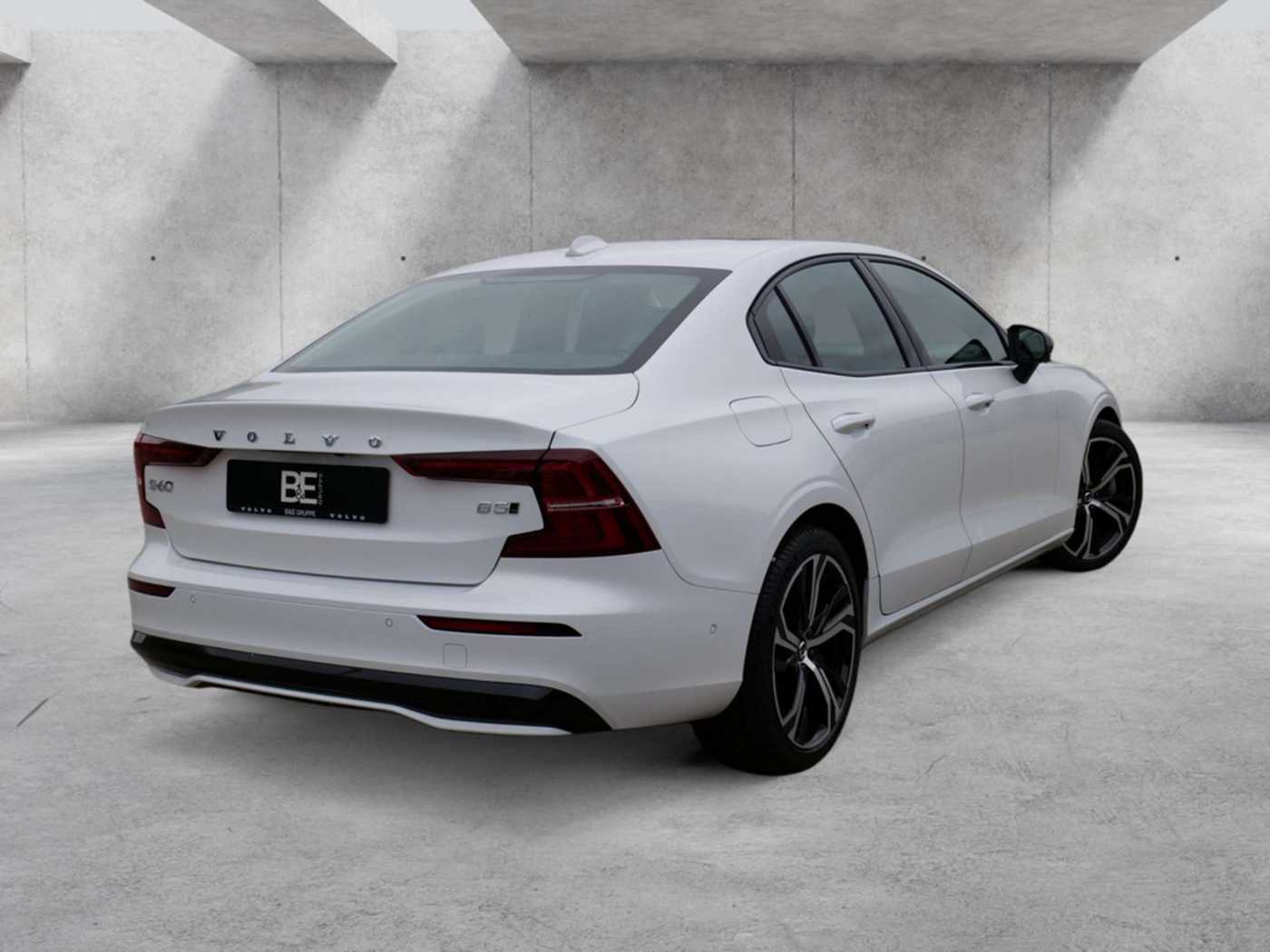 Volvo  Lim. B5 Ultimate Dark AWD LED PANO 360°