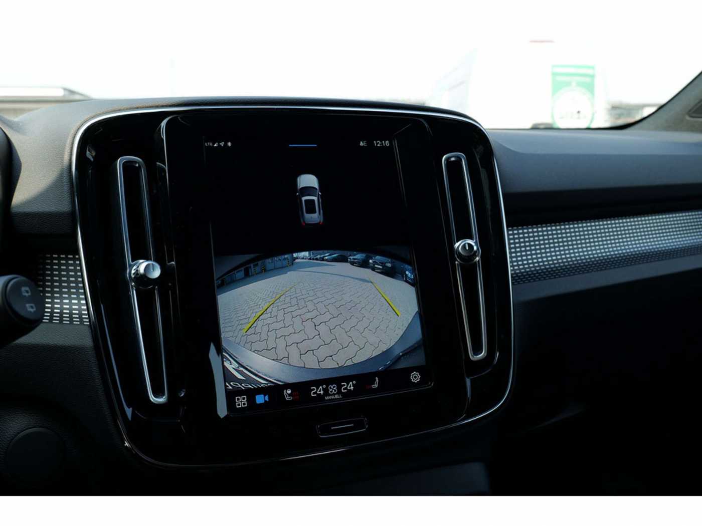 Volvo  Plus Recharge Pure Electric AWD